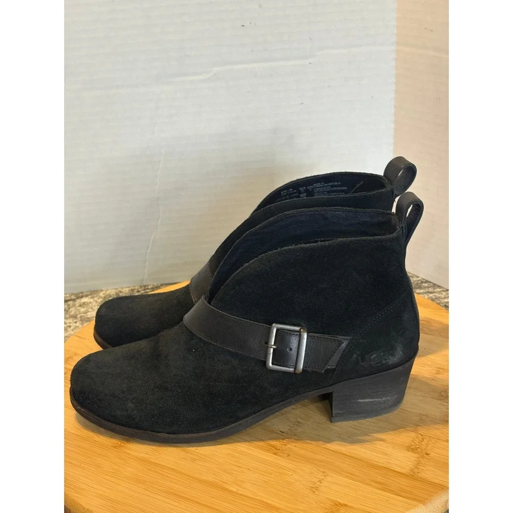 UGG Black Suede Leather‎ Buckle Ankle Boots Women's Size 9  SKU111